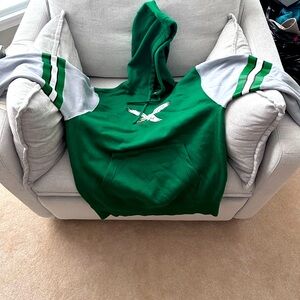 Eagles Kelly Green Nike Sweatshirt - Size Medium